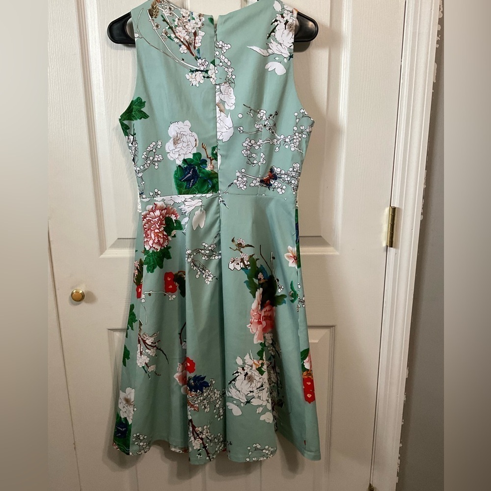 Homeyee dress. NWT Sleeveless. Size 6. - Picture 6 of 9